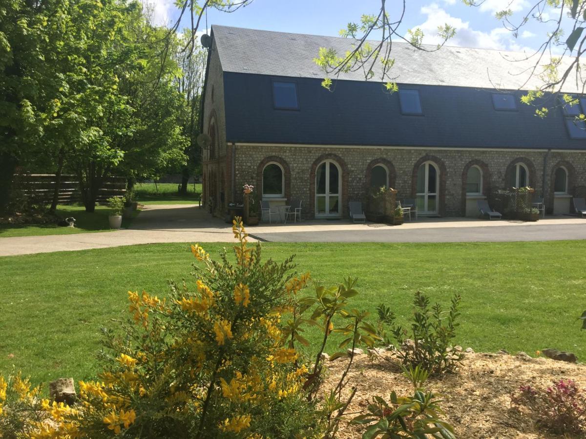 Chambres D'Hotes Aux Ecuries Du Chateau Contremoulins Exterior foto